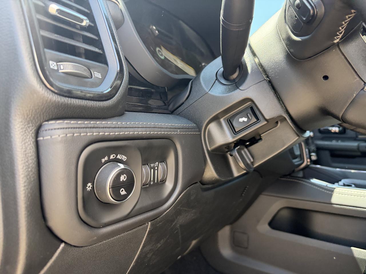 2026 Ram 2500 Limited Crew Cab 4x4 | Cummins Diesel | Premium Leather | NAV | Towing | Auto Leveling Redwater AB
