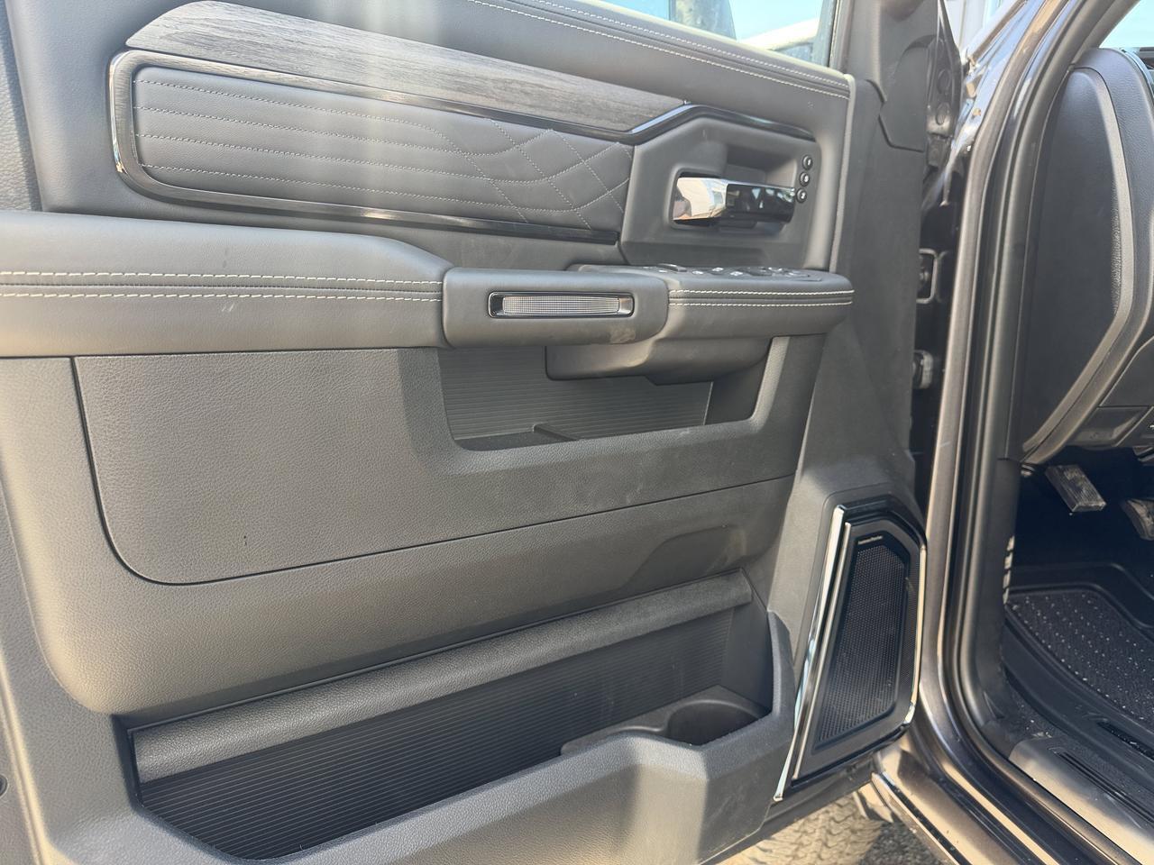 2026 Ram 2500 Limited Crew Cab 4x4 | Cummins Diesel | Premium Leather | NAV | Towing | Auto Leveling Redwater AB