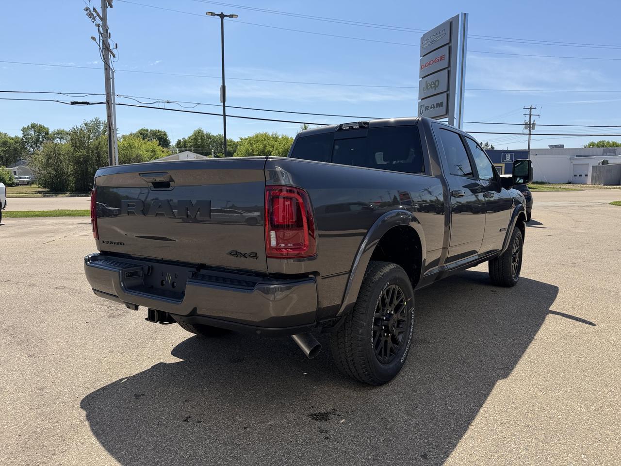 2026 Ram 2500 Limited Crew Cab 4x4 | Cummins Diesel | Premium Leather | NAV | Towing | Auto Leveling Redwater AB