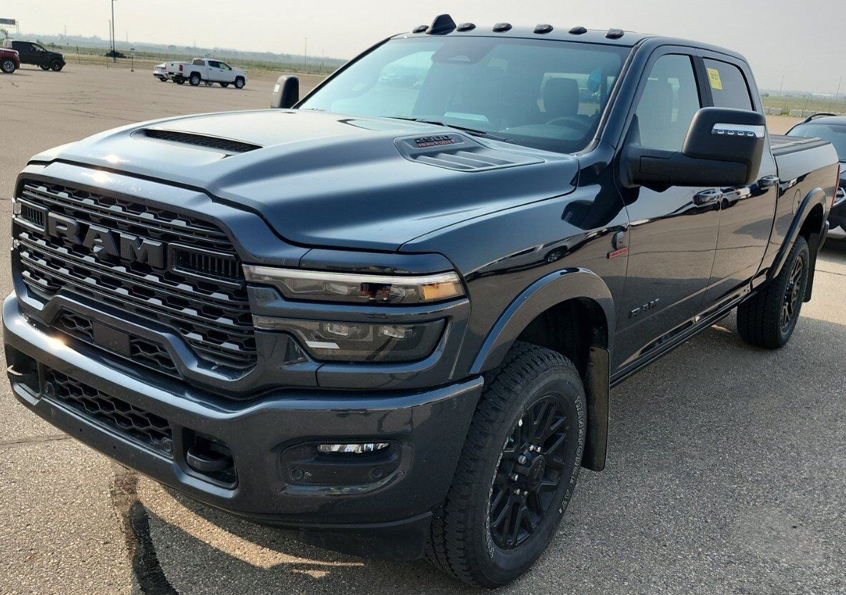 2026 Ram 2500 Limited Crew Cab 4x4 | Low KMs | Cummins Diesel | Forged Blue | Premium Leather | Sunroof Redwater AB