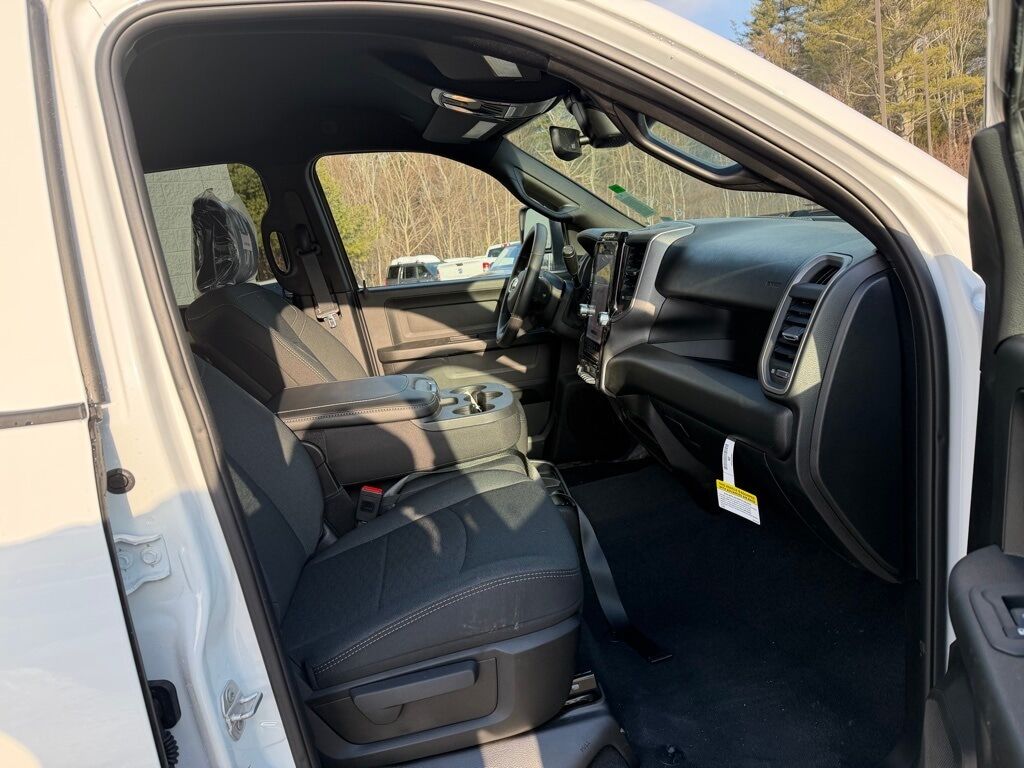 2026 Ram 2500 TRADESMAN CREW CAB 4X4 6'4 BOX Orange MA