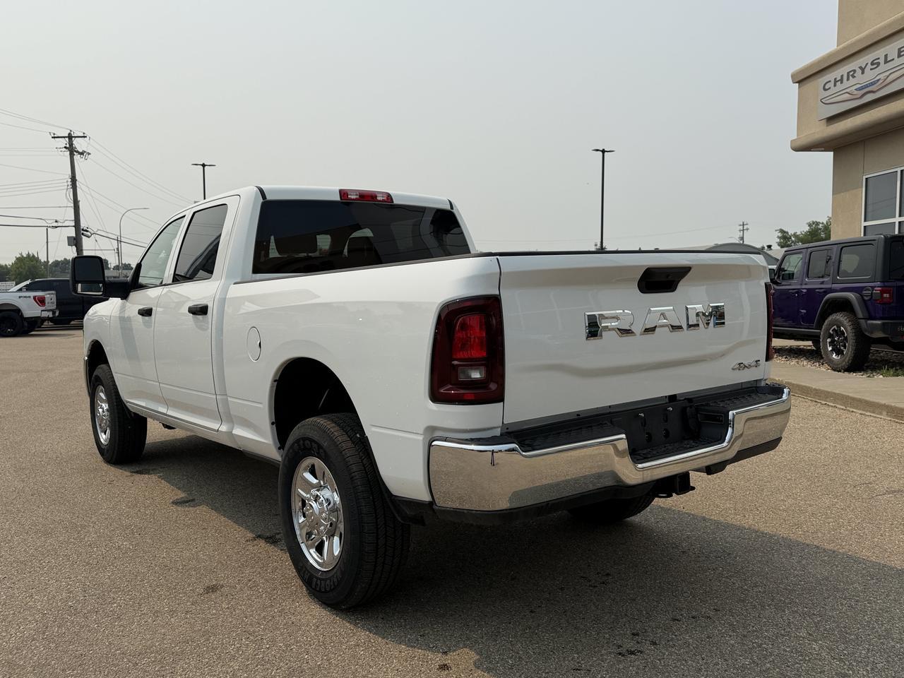 2026 Ram 2500 Tradesman Crew Cab 4x4 | HEMI V8 | Backup Camera | Chrome Appearance Group Redwater AB