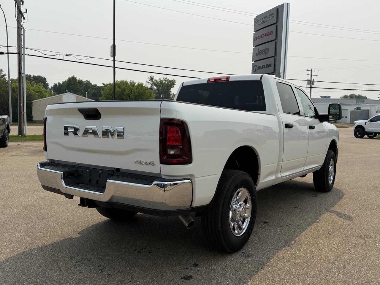 2026 Ram 2500 Tradesman Crew Cab 4x4 | HEMI V8 | Backup Camera | Chrome Appearance Group Redwater AB