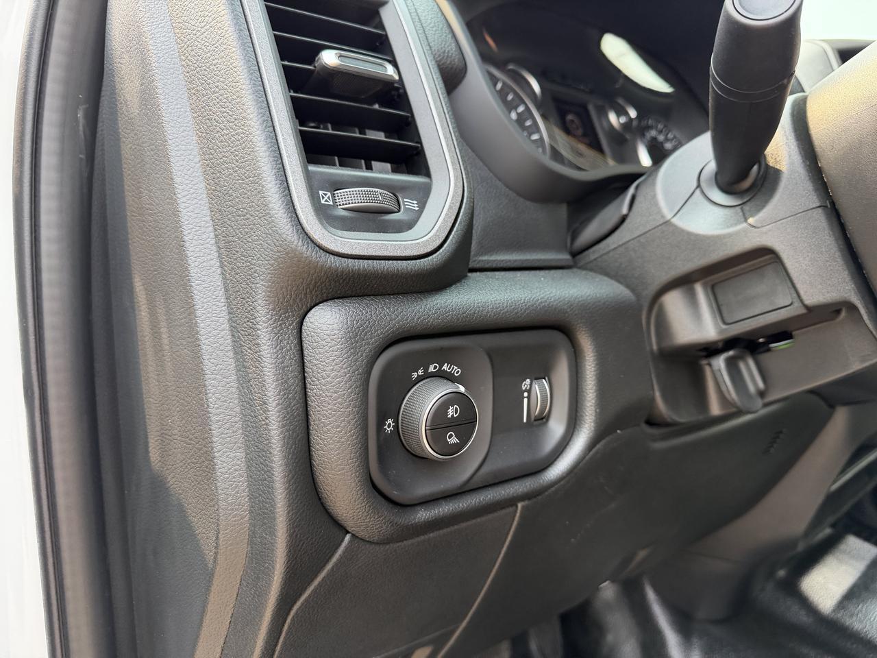 2026 Ram 2500 Tradesman Crew Cab 4x4 | HEMI V8 | Backup Camera | Chrome Appearance Group Redwater AB