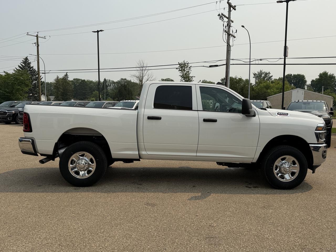 2026 Ram 2500 Tradesman Crew Cab 4x4 | HEMI V8 | Backup Camera | Chrome Appearance Group Redwater AB