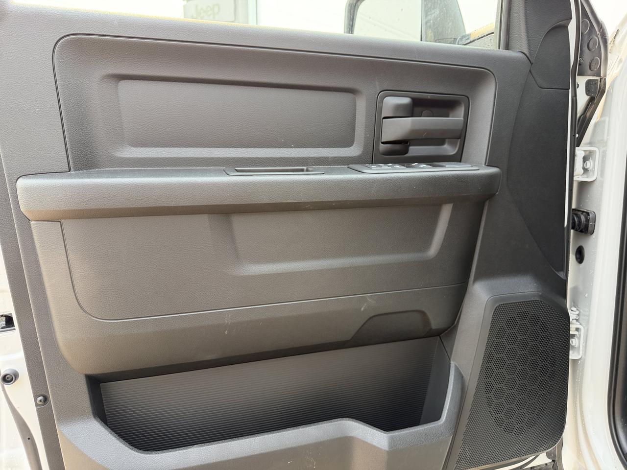 2026 Ram 2500 Tradesman Crew Cab 4x4 | HEMI V8 | Backup Camera | Chrome Appearance Group Redwater AB
