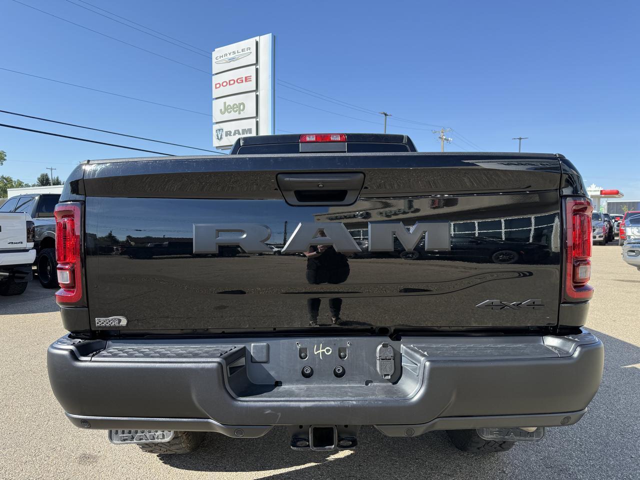2026 Ram 2500 Tradesman Crew Cab 4x4 | HEMI V8 | Low KMs | NAV | 12IN Display | Mopar Side Steps | Towing Pkg Redwater AB