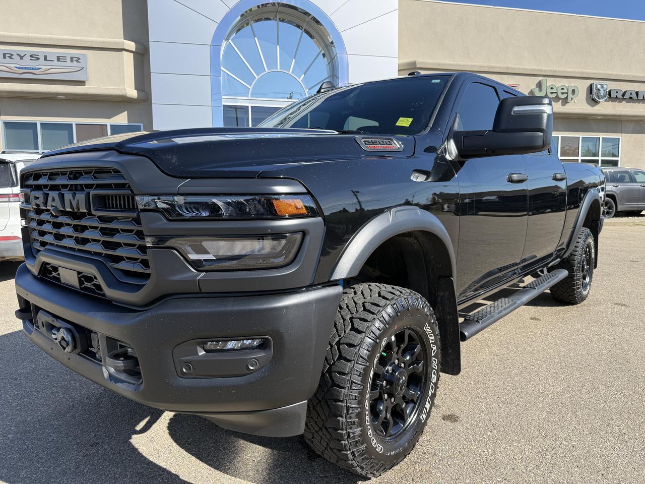2026 Ram 2500 Tradesman Crew Cab 4x4 | HEMI V8 | Low KMs | NAV | 12IN Display | Mopar Side Steps | Towing Pkg Redwater AB