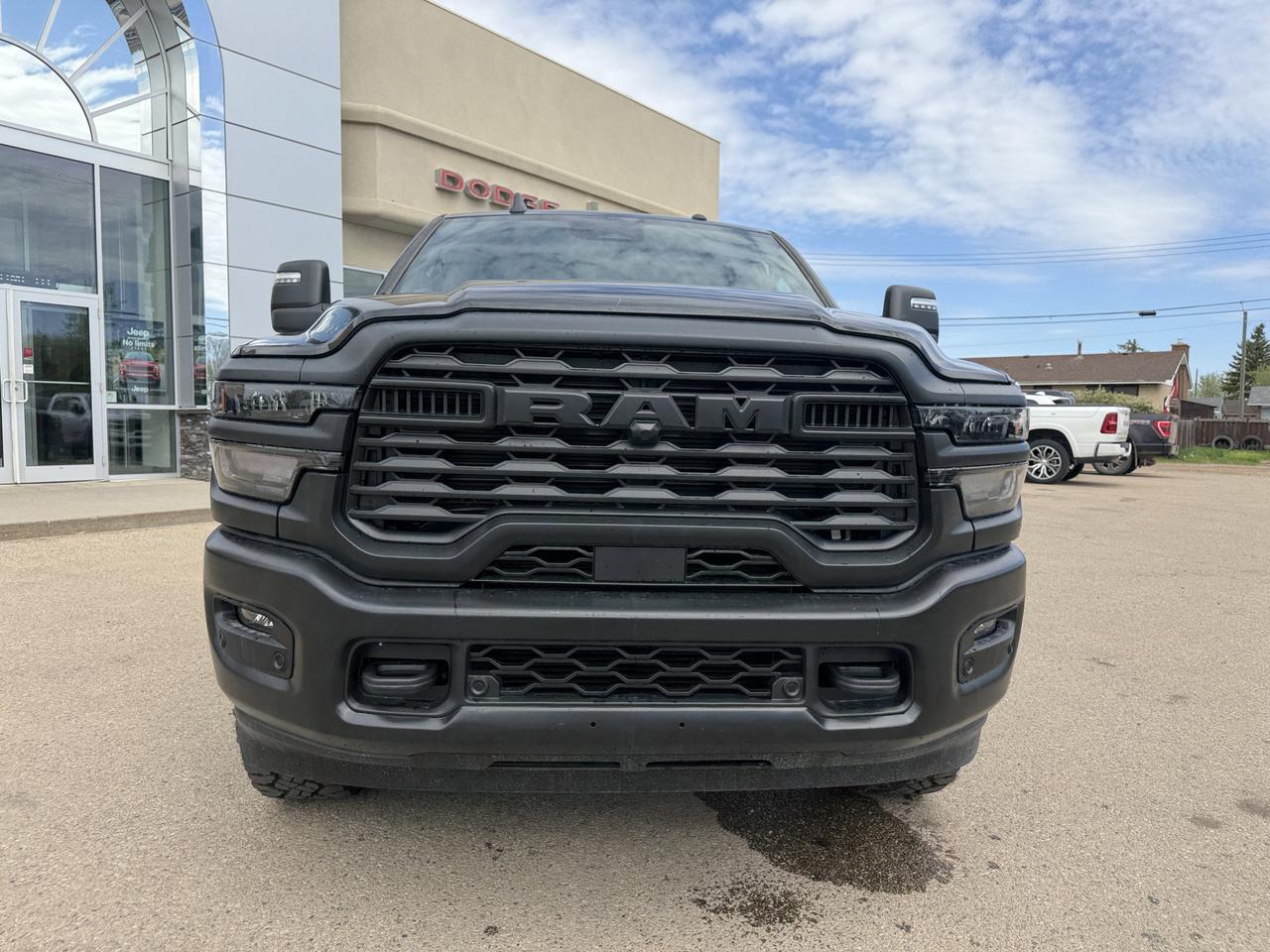 2026 Ram 2500 Warlock Crew Cab 4x4 | Cummins Diesel | 12IN Touchscreen | NAV | 5th Wheel Prep | Side Steps Redwater AB