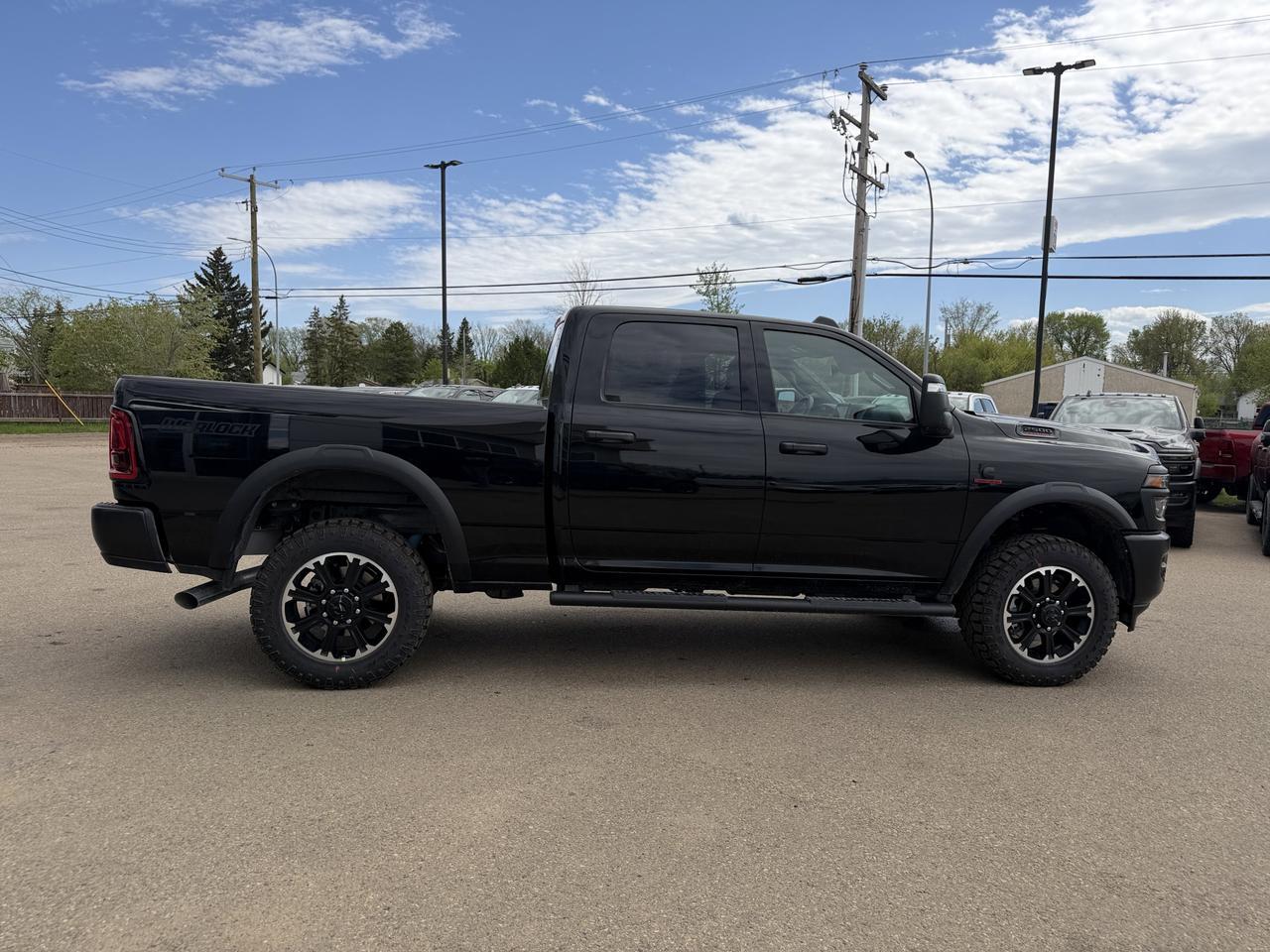2026 Ram 2500 Warlock Crew Cab 4x4 | Cummins Diesel | 12IN Touchscreen | NAV | 5th Wheel Prep | Side Steps Redwater AB