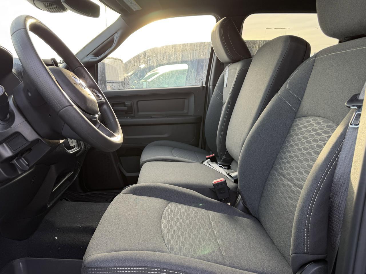 2026 Ram 2500 Warlock Crew Cab 4x4 | Cummins Diesel | NAV | Backup Camera | Towing Prep | 6FT 4 Box Redwater AB