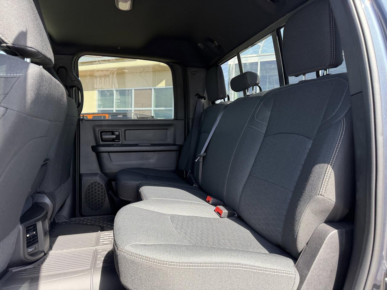 2026 Ram 2500 Warlock Crew Cab 4x4 | HEMI V8 | NAV | 12IN Display | ParkView Camera | 20IN Black Wheels Redwater AB