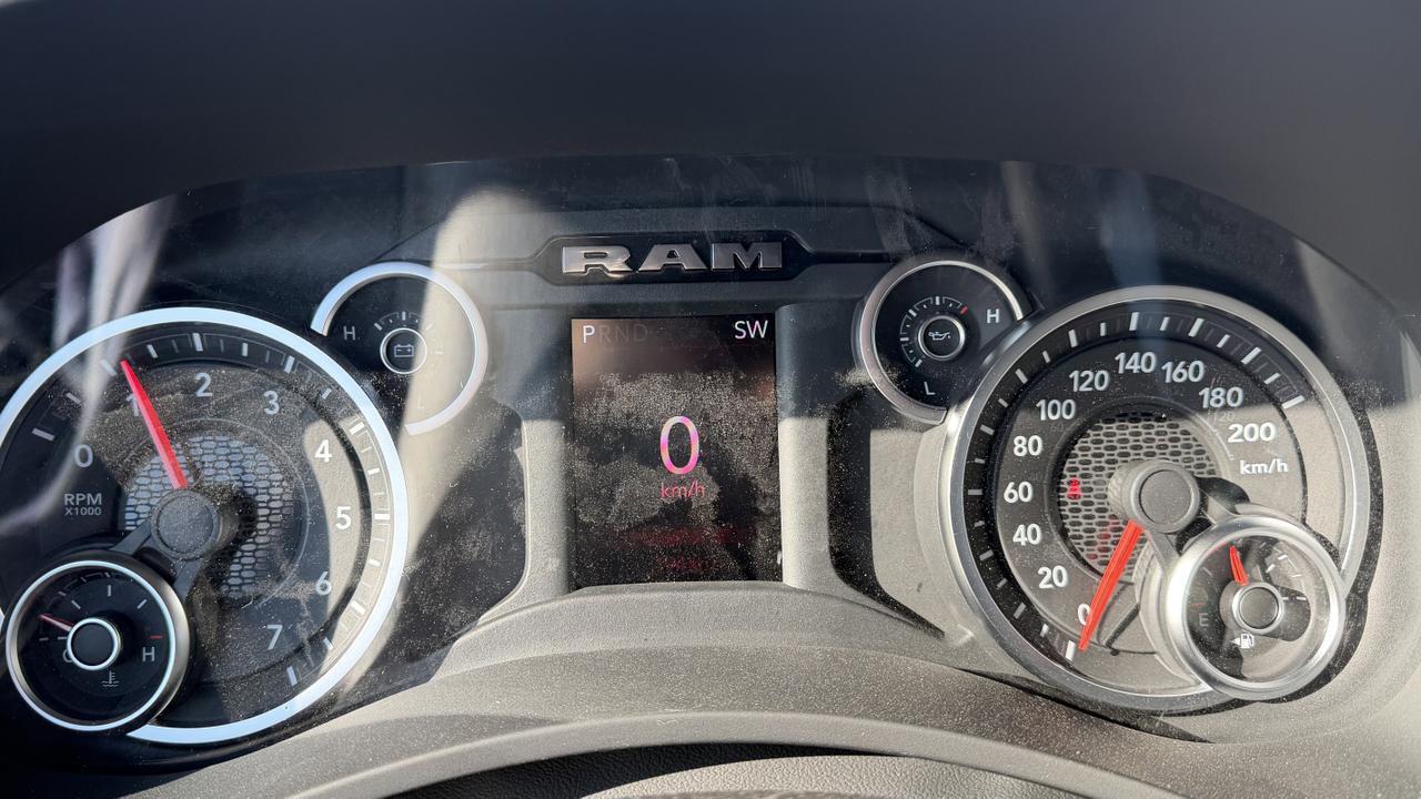 2026 Ram 2500 Warlock Crew Cab 4x4 | V8 HEMI | NAV | 20IN Black Wheels | Backup Camera | Performance Shocks Redwater AB