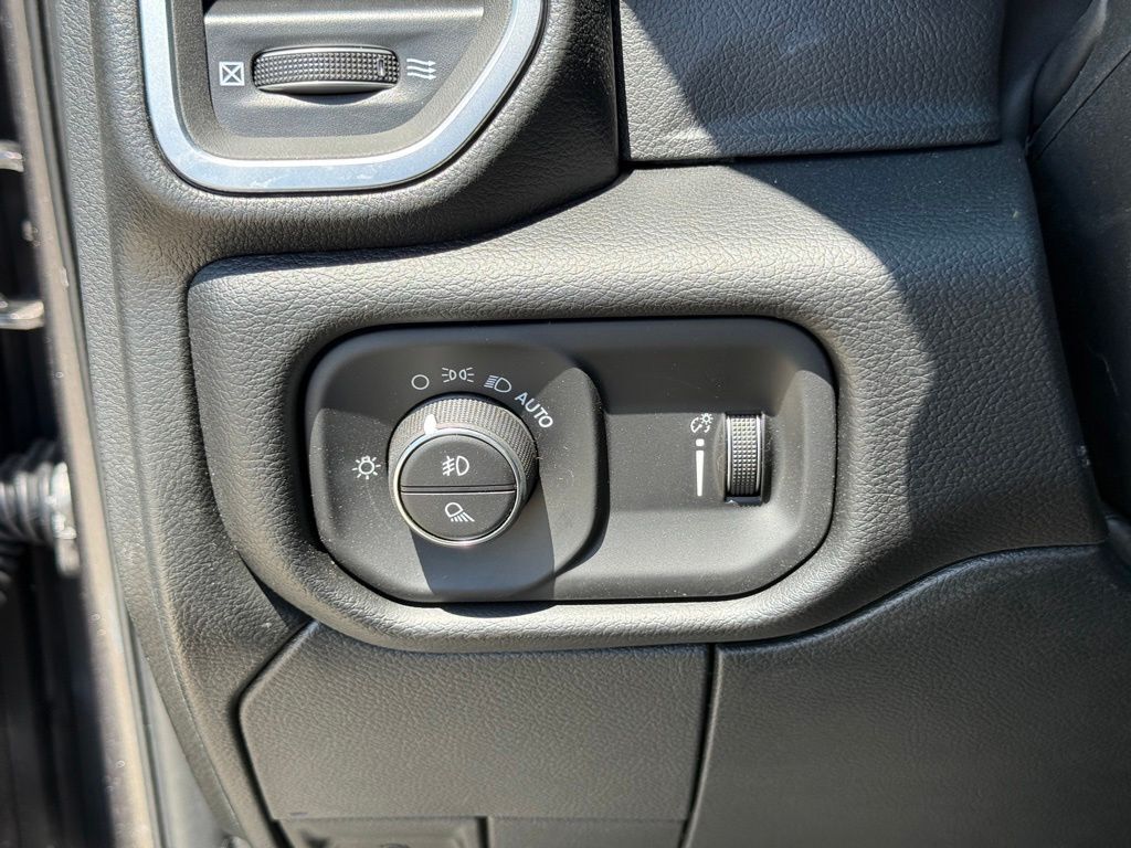2026 Ram 3500 Big Horn Crestwood KY