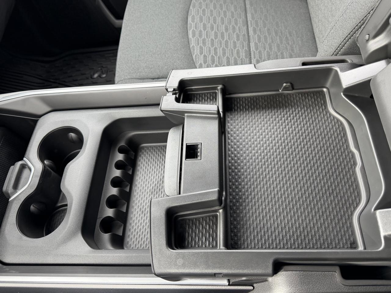 2026 Ram 3500 Big Horn Crew Cab 4x4 | Cummins Diesel | NAV | Heated Seats | Remote Start | Rearview Camera Redwater AB