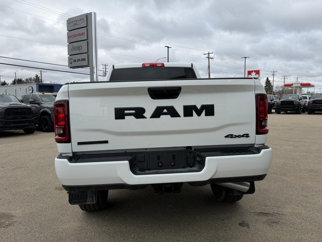 2026 Ram 3500 Big Horn Crew Cab 4x4 | Cummins HO Turbo Diesel | 12IN Touchscreen w NAV | Heated Seats Redwater AB