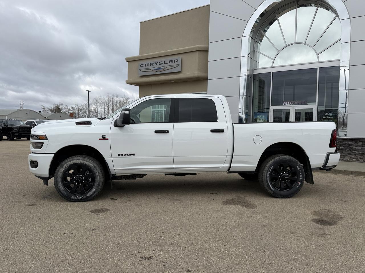 2026 Ram 3500 Big Horn Crew Cab 4x4 | Cummins HO Turbo Diesel | 12IN Touchscreen w NAV | Heated Seats Redwater AB