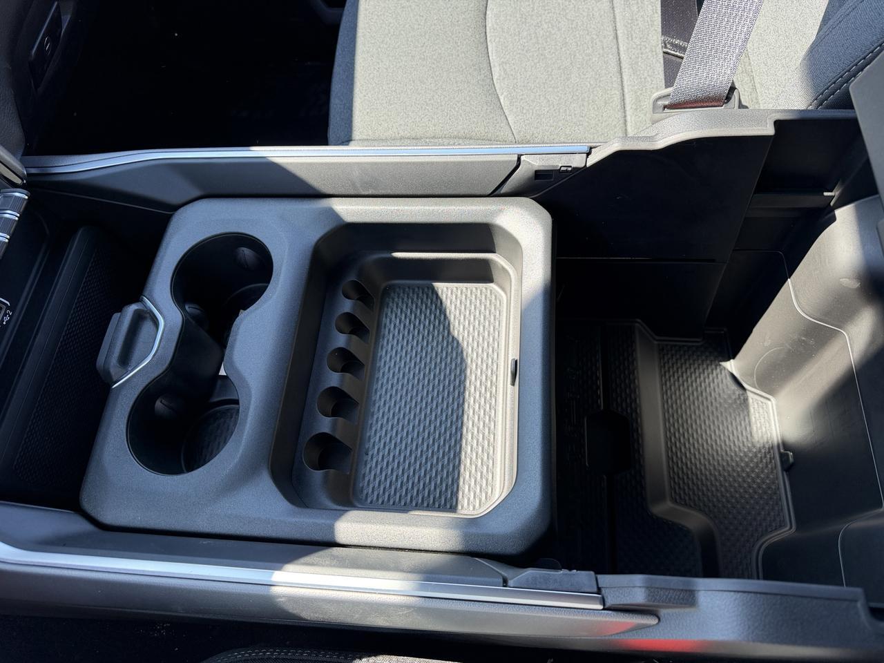 2026 Ram 3500 Big Horn Crew Cab 4x4 | Cummins HO Turbo Diesel | 12IN Touchscreen w NAV | Heated Seats Redwater AB