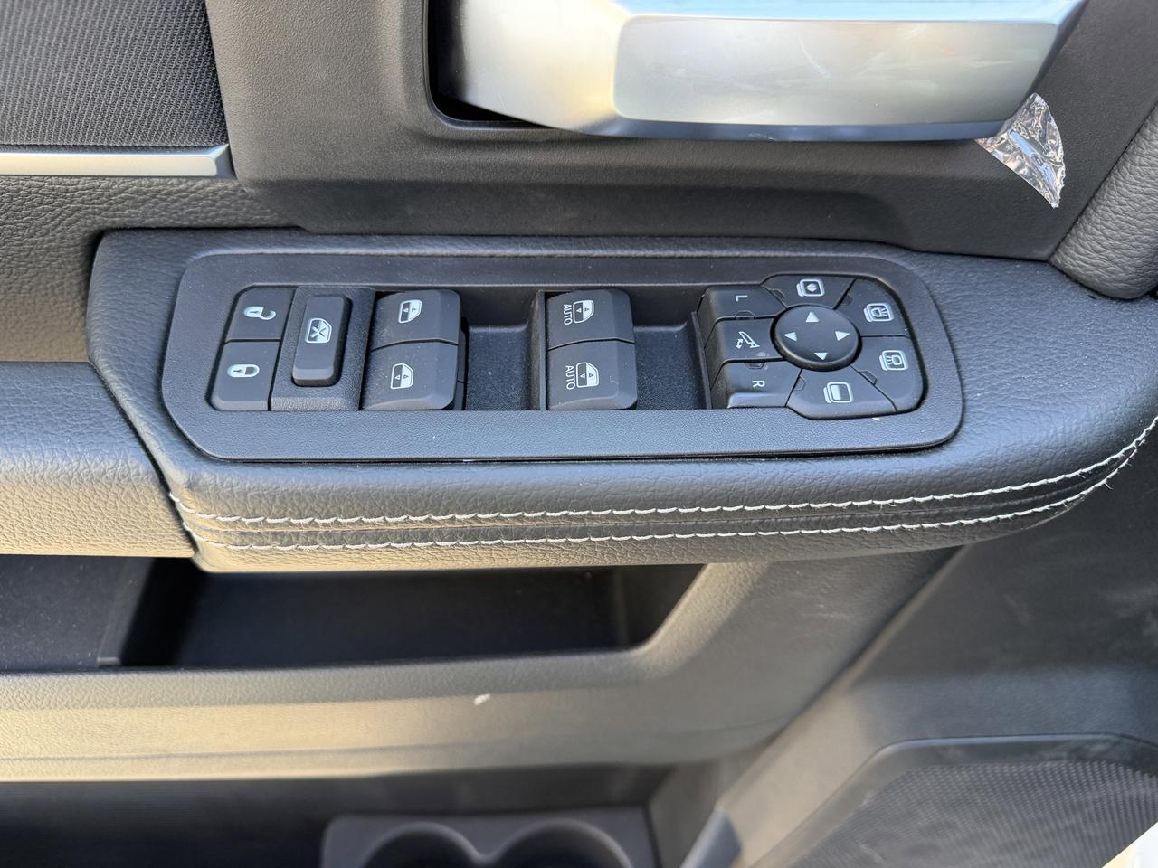 2026 Ram 3500 Big Horn Crew Cab 4x4 | Cummins HO Turbo Diesel | 12IN Touchscreen w NAV | Heated Seats Redwater AB