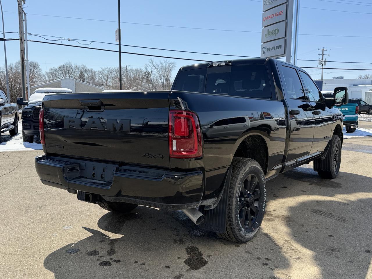 2026 Ram 3500 Big Horn Crew Cab 4x4 | HO Cummins Turbo Diesel | Night Edition | Diamond Black | 12IN Touchscreen Redwater AB