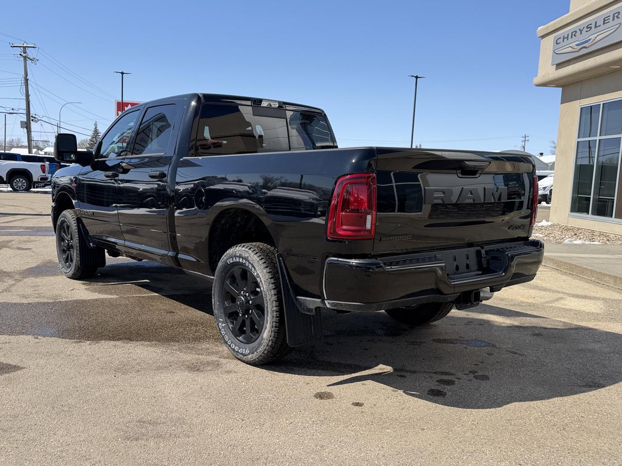 2026 Ram 3500 Big Horn Crew Cab 4x4 | HO Cummins Turbo Diesel | Night Edition | Diamond Black | 12IN Touchscreen Redwater AB