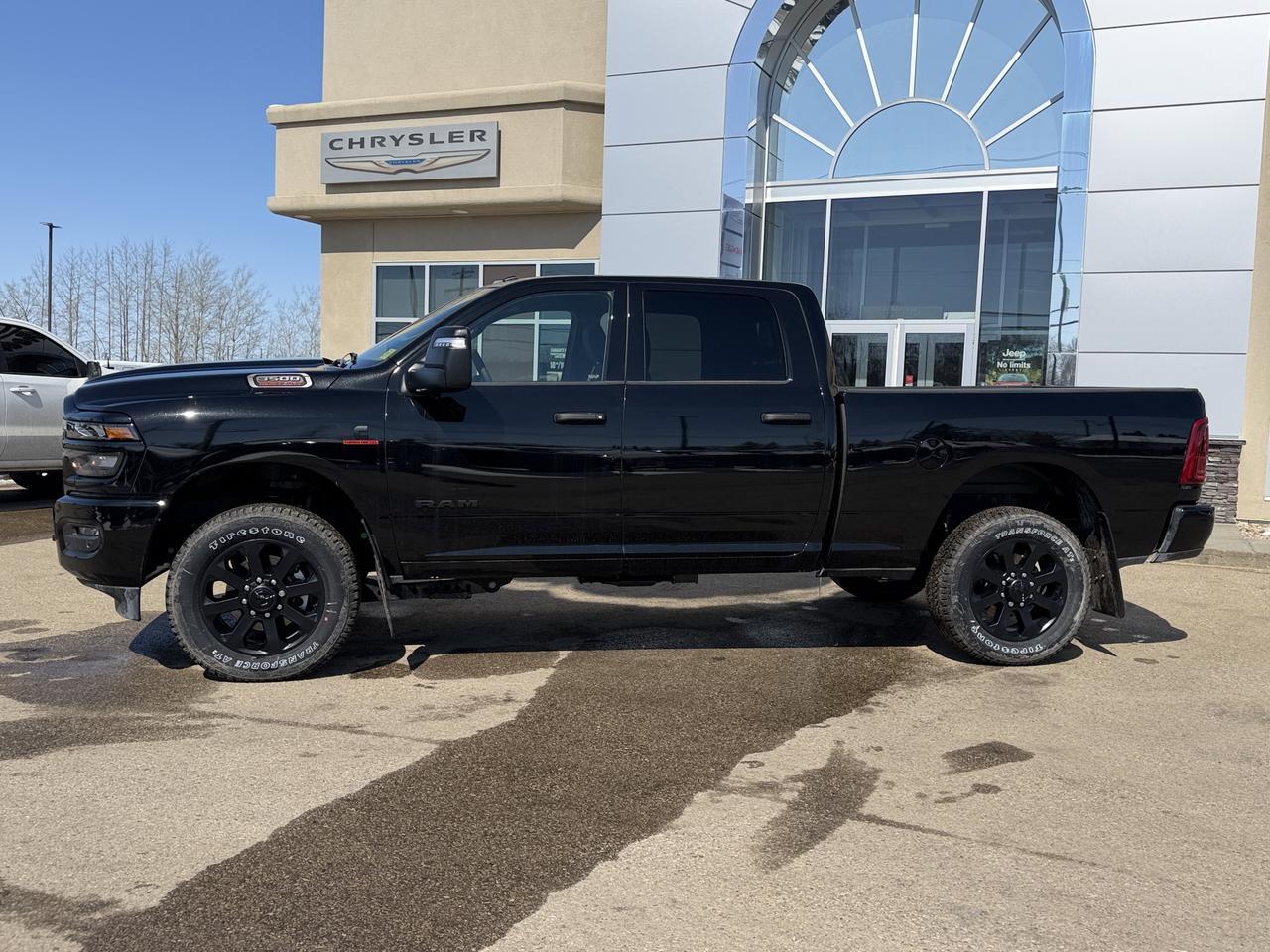 2026 Ram 3500 Big Horn Crew Cab 4x4 | HO Cummins Turbo Diesel | Night Edition | Diamond Black | 12IN Touchscreen Redwater AB
