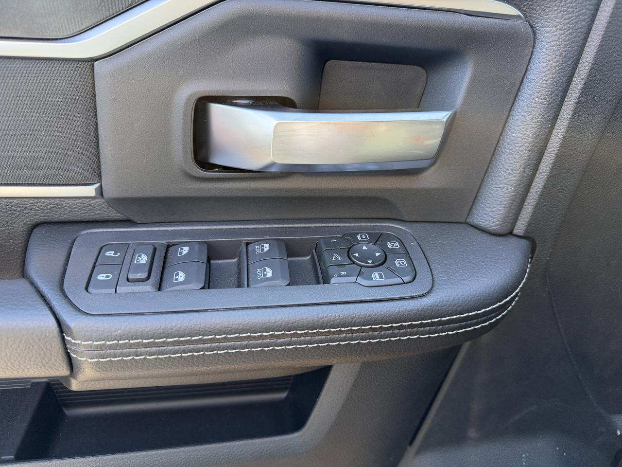 2026 Ram 3500 Big Horn Crew Cab 4x4 | HO Cummins Turbo Diesel | Night Edition | Diamond Black | 12IN Touchscreen Redwater AB