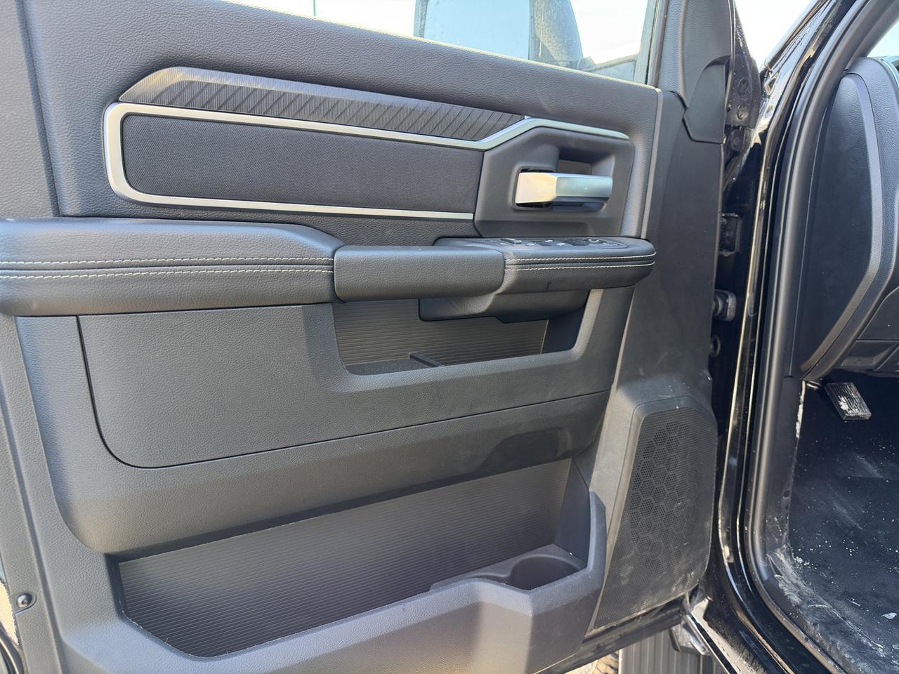 2026 Ram 3500 Big Horn Crew Cab 4x4 | HO Cummins Turbo Diesel | Night Edition | Diamond Black | 12IN Touchscreen Redwater AB