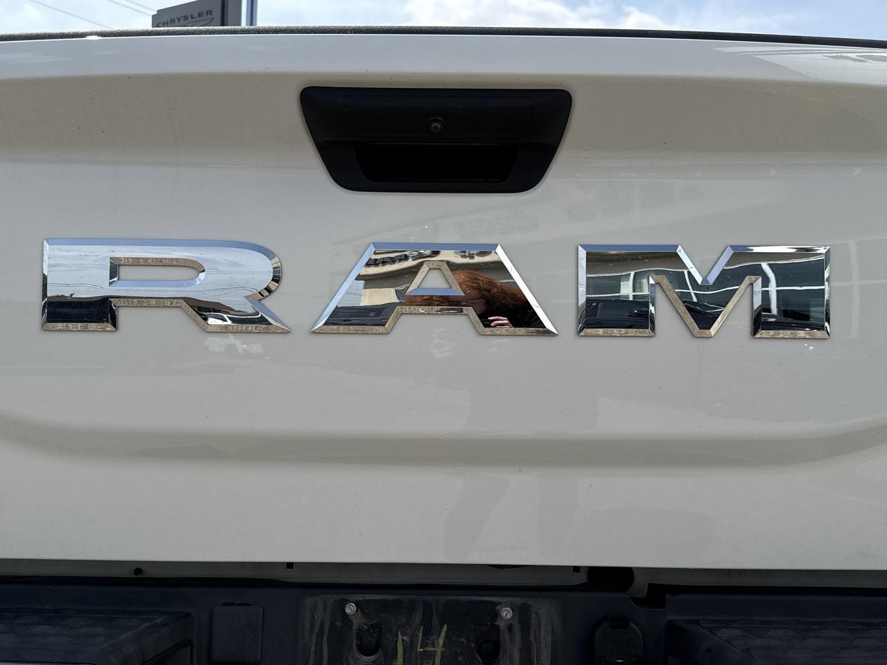 2026 Ram 3500 Big Horn Crew Cab 4x4 | Low KMs | V8 HEMI | Backup Camera | Remote Keyless Entry | Trailer Towing Redwater AB
