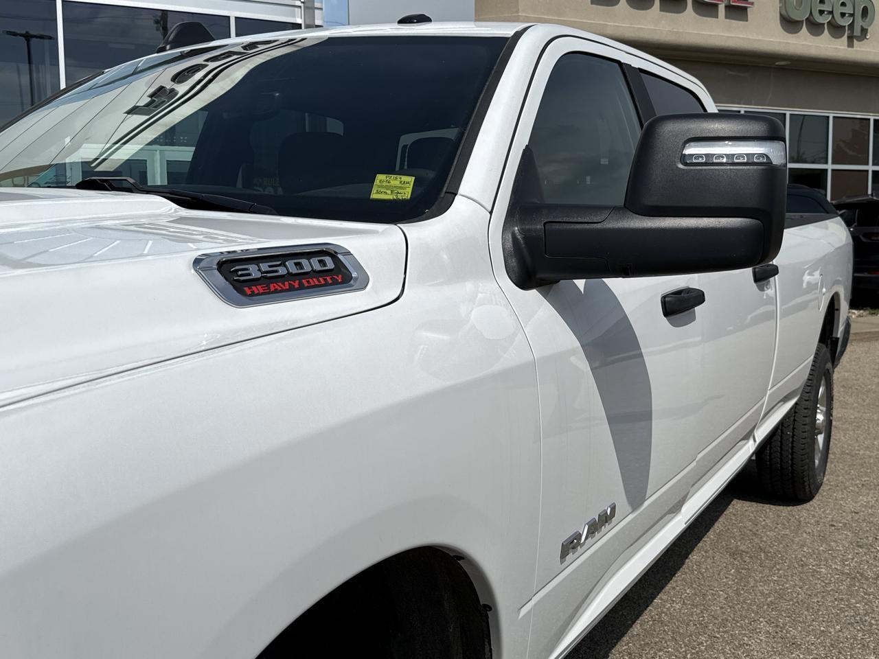 2026 Ram 3500 Big Horn Crew Cab 4x4 | Low KMs | V8 HEMI | Backup Camera | Remote Keyless Entry | Trailer Towing Redwater AB