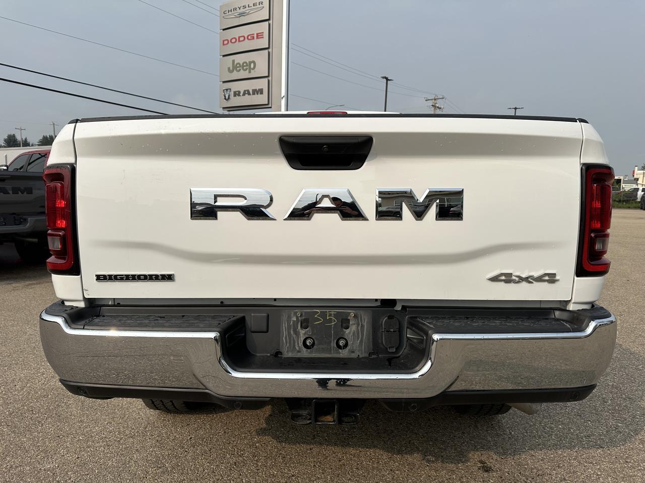 2026 Ram 3500 Big Horn Crew Cab 4x4 | Low KMs | V8 HEMI | Backup Camera | Remote Keyless Entry | Trailer Towing Redwater AB