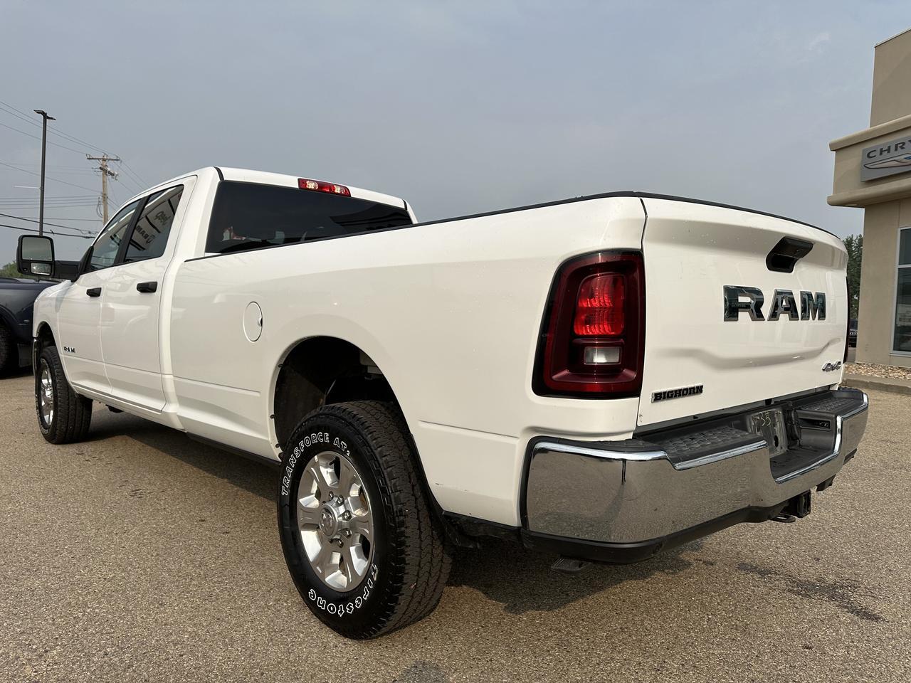 2026 Ram 3500 Big Horn Crew Cab 4x4 | Low KMs | V8 HEMI | Backup Camera | Remote Keyless Entry | Trailer Towing Redwater AB