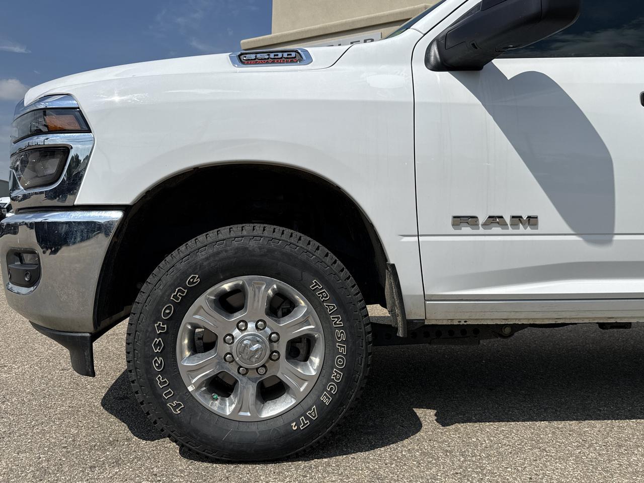2026 Ram 3500 Big Horn Crew Cab 4x4 | Low KMs | V8 HEMI | Backup Camera | Remote Keyless Entry | Trailer Towing Redwater AB