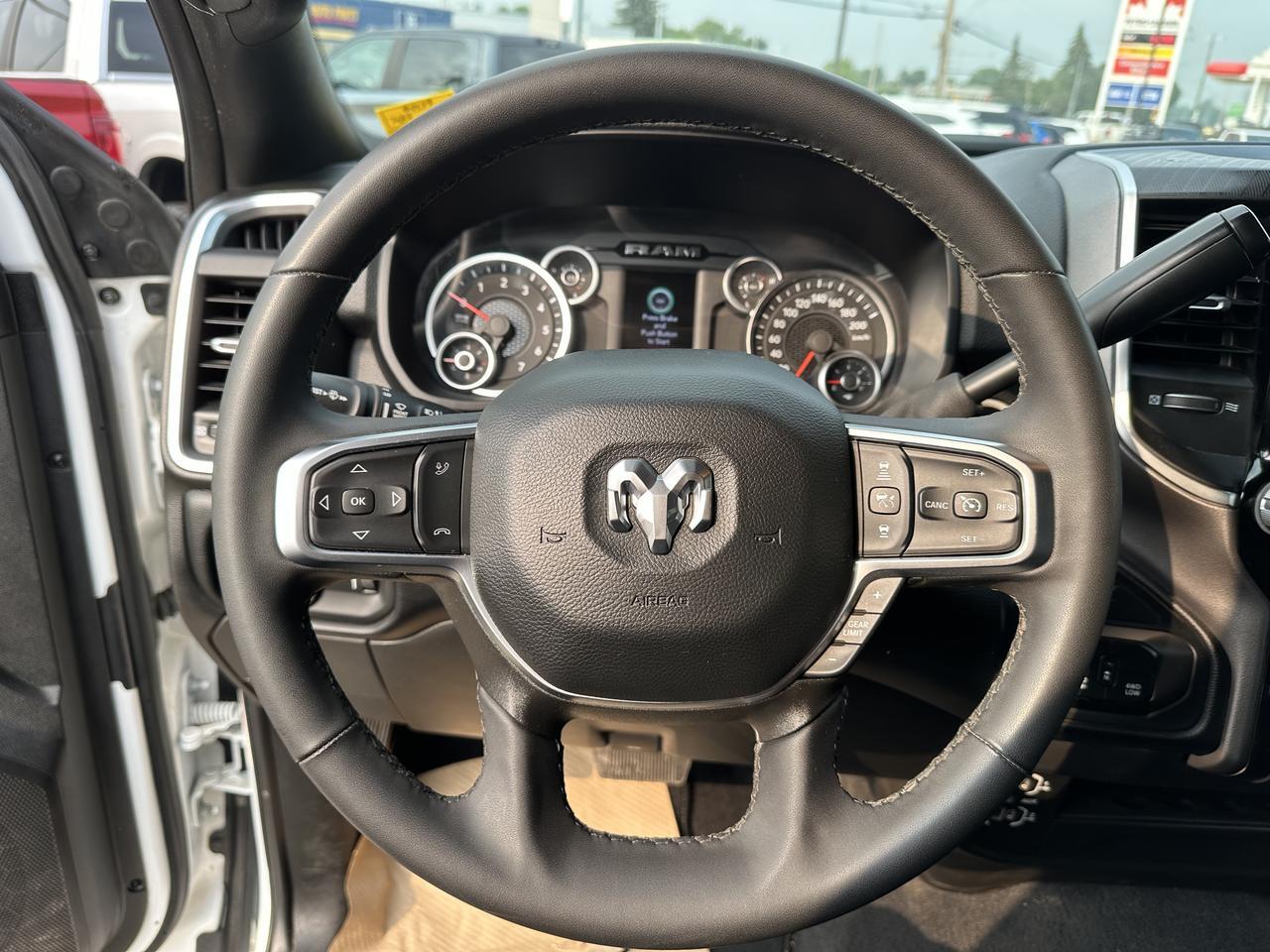 2026 Ram 3500 Big Horn Crew Cab 4x4 | Low KMs | V8 HEMI | Backup Camera | Remote Keyless Entry | Trailer Towing Redwater AB