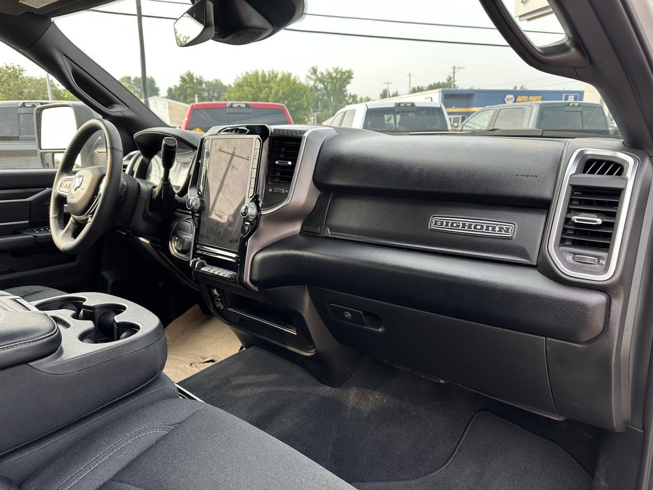 2026 Ram 3500 Big Horn Crew Cab 4x4 | Low KMs | V8 HEMI | Backup Camera | Remote Keyless Entry | Trailer Towing Redwater AB
