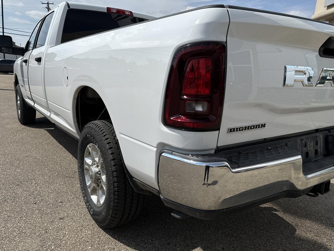 2026 Ram 3500 Big Horn Crew Cab 4x4 | Low KMs | V8 HEMI | Backup Camera | Remote Keyless Entry | Trailer Towing Redwater AB