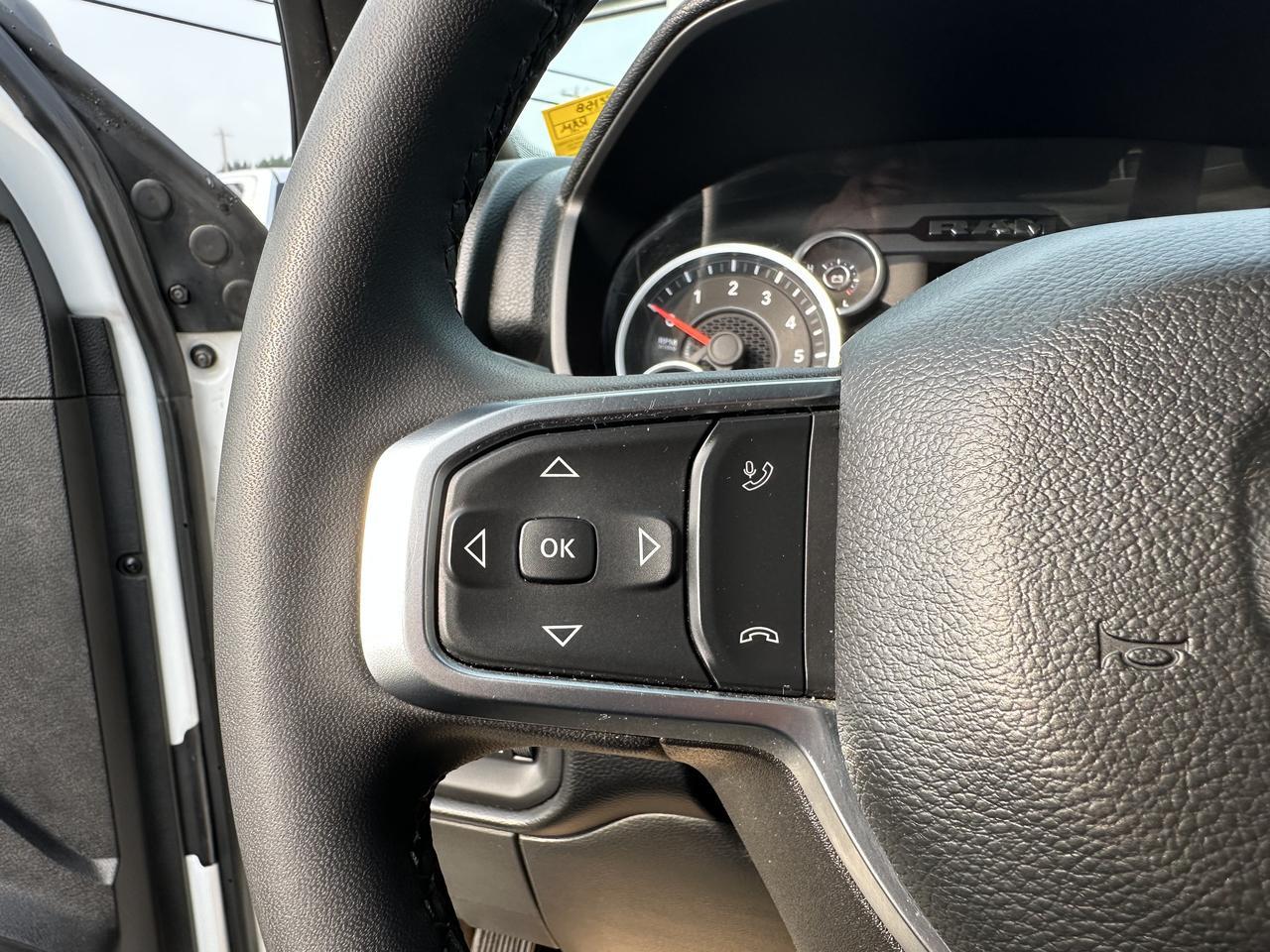 2026 Ram 3500 Big Horn Crew Cab 4x4 | Low KMs | V8 HEMI | Backup Camera | Remote Keyless Entry | Trailer Towing Redwater AB