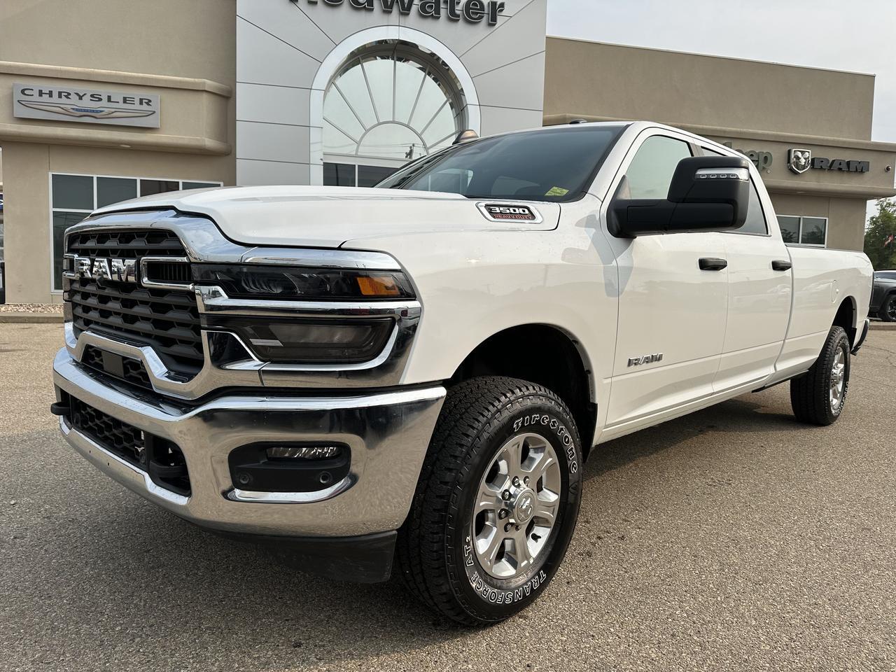 2026 Ram 3500 Big Horn Crew Cab 4x4 | Low KMs | V8 HEMI | Backup Camera | Remote Keyless Entry | Trailer Towing Redwater AB
