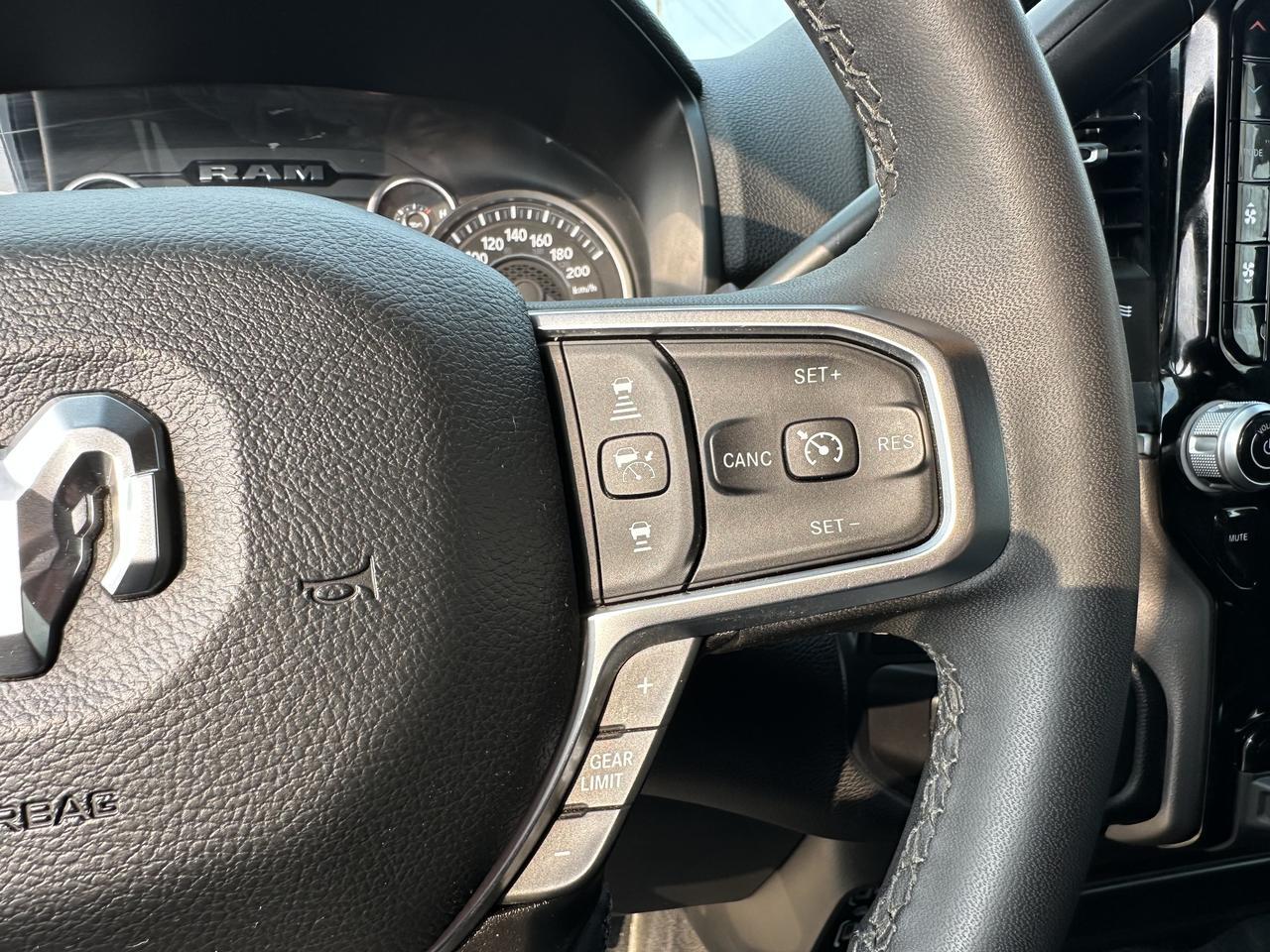 2026 Ram 3500 Big Horn Crew Cab 4x4 | Low KMs | V8 HEMI | Backup Camera | Remote Keyless Entry | Trailer Towing Redwater AB