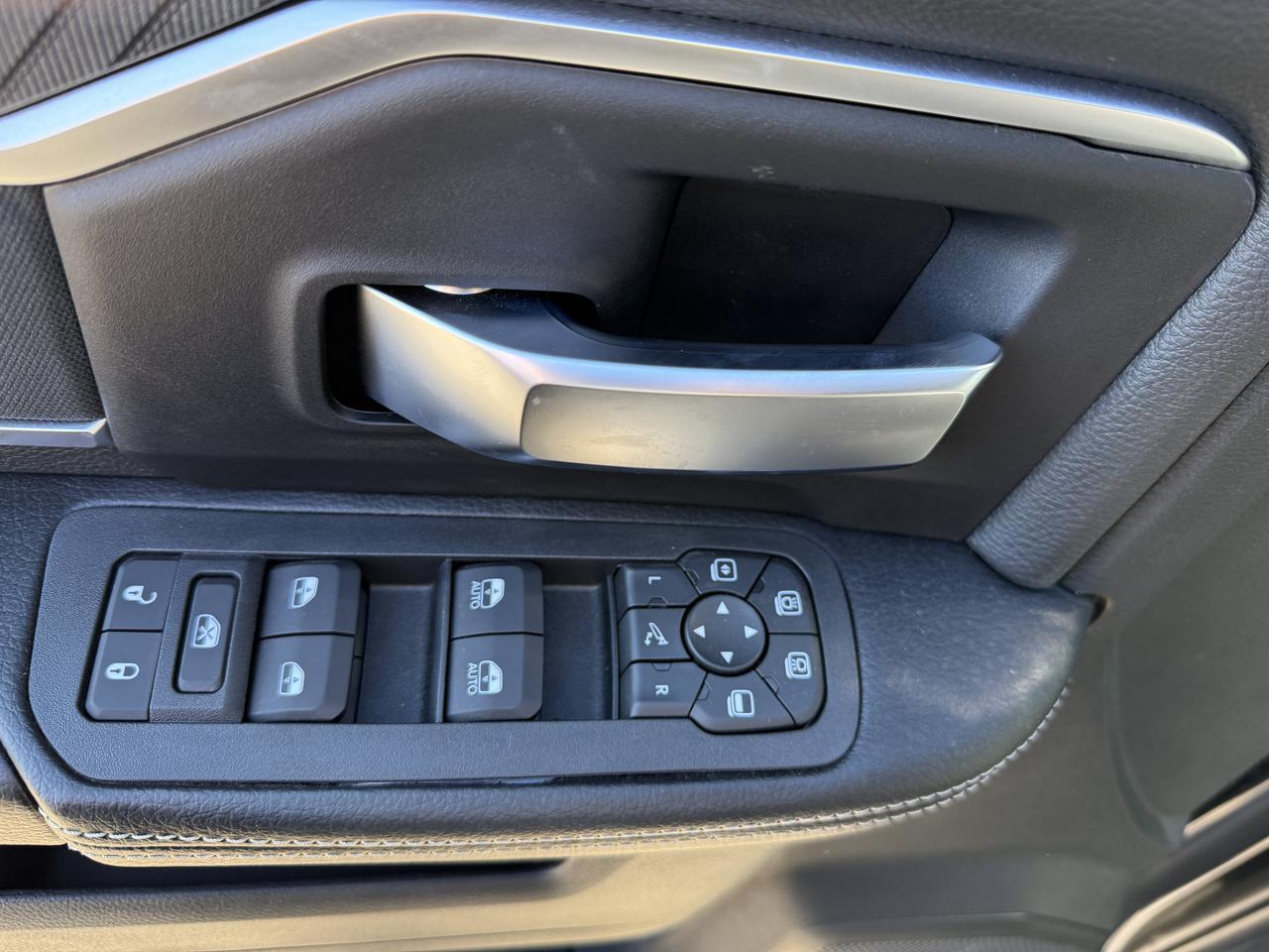 2026 Ram 3500 Big Horn Crew Cab 4x4 | Touchscreen | Backup Camera | Remote Entry | Premium Cloth Redwater AB