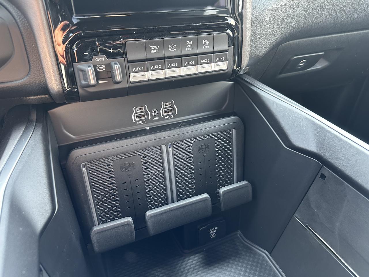 2026 Ram 3500 Big Horn Crew Cab Dually 4x4 | Cummins HO Turbo Diesel | Night Edition | 12IN Touchscreen Redwater AB