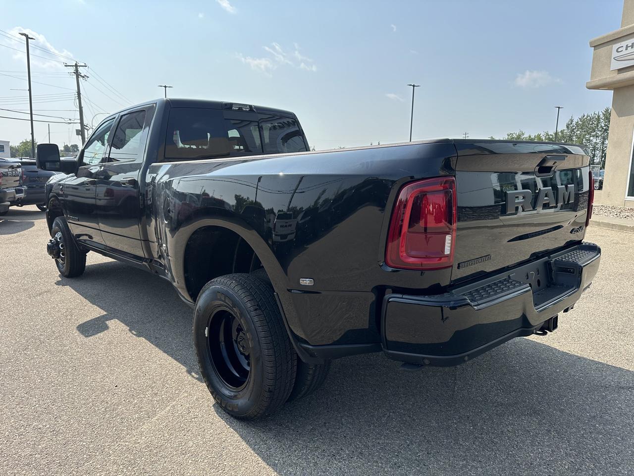 2026 Ram 3500 Big Horn Crew Cab Dually 4x4 | Cummins HO Turbo Diesel | Night Edition | 12IN Touchscreen Redwater AB