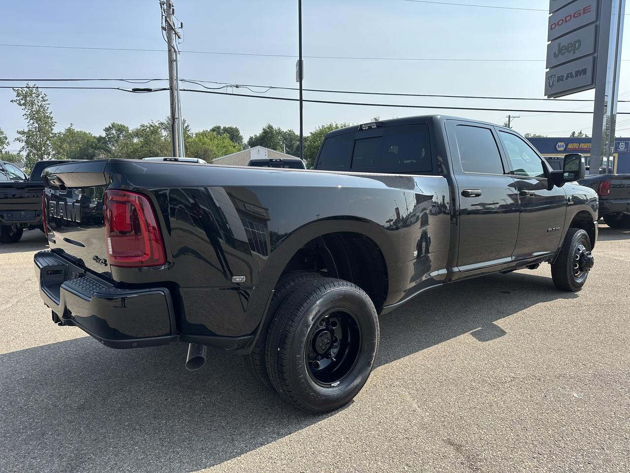 2026 Ram 3500 Big Horn Crew Cab Dually 4x4 | Cummins HO Turbo Diesel | Night Edition | 12IN Touchscreen Redwater AB