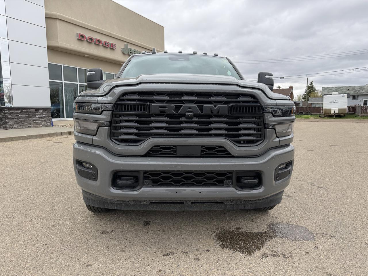 2026 Ram 3500 Big Horn Night Edition Crew Cab Dual Rear Wheels 4x4 | Cummins Diesel | 12IN Touchscreen | NAV Redwater AB