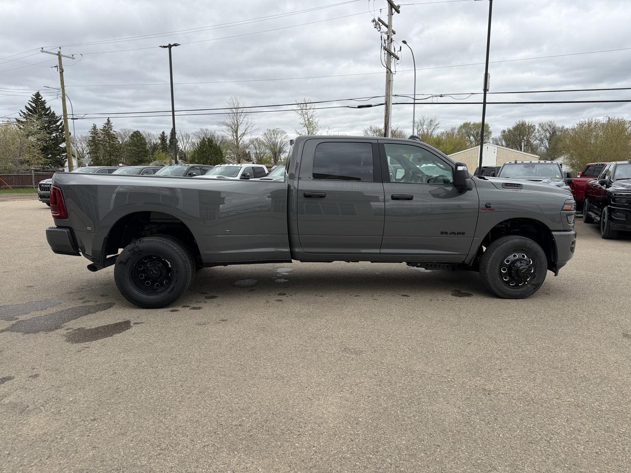 2026 Ram 3500 Big Horn Night Edition Crew Cab Dual Rear Wheels 4x4 | Cummins Diesel | 12IN Touchscreen | NAV Redwater AB