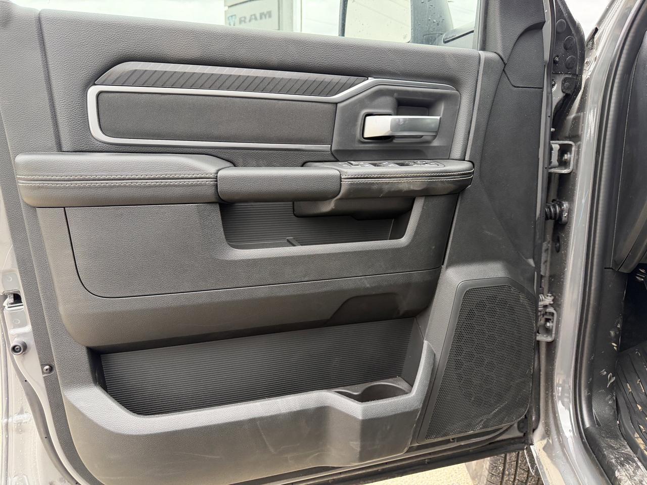 2026 Ram 3500 Big Horn Night Edition Crew Cab Dual Rear Wheels 4x4 | Cummins Diesel | 12IN Touchscreen | NAV Redwater AB