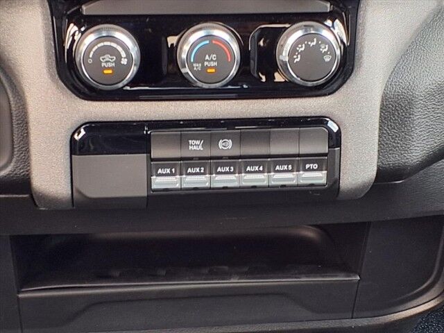 2026 Ram 3500 Chassis Cab Tradesman  TX