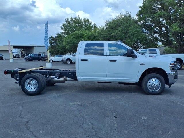 2026 Ram 3500 Chassis Cab Tradesman  TX