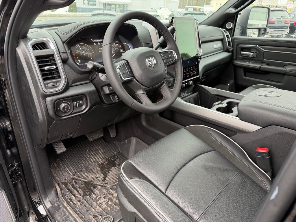 2026 Ram 3500 LARAMIE CREW CAB 4X4 8' BOX Orange MA