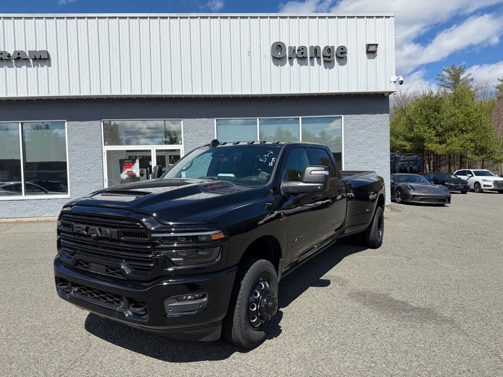 2026 Ram 3500 LARAMIE CREW CAB 4X4 8' BOX